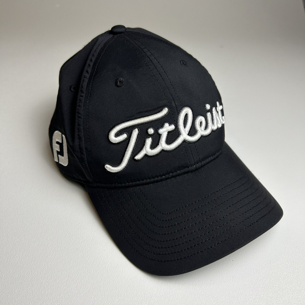 Titleist Pro V1 Golf Hat Black Strapback